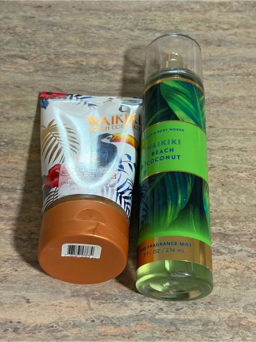 Bath & Body Works Waikiki Beach Coconut Body Mist & Scrub - Green